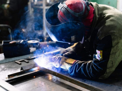 Hàn sắt tận nơi và sửa cửa sắt uy tín giá rẽ tại Quận 12 Tphcm