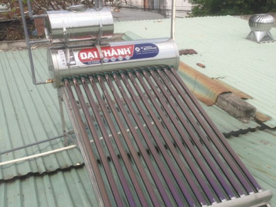 Lắp máy nước nóng năng lượng giá rẽ tại Tphcm