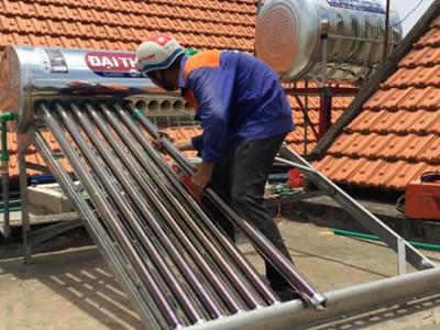 Thay ron thay ống thủy tinh máy nước nóng năng lượng mặt trời Tphcm