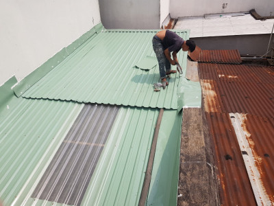 Sửa mái tôn, thay mái tôn, chống dột mái tôn giá rẽ uy tín tại Tphcm