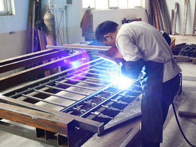 Dịch vụ sửa cửa sắt quận 1 uy tín chuyên nghiệp nhất TPHCM