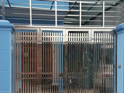 Dịch vụ sửa cửa sắt tại nhà giá rẽ uy tín tại quận Phú Nhuận TPHCM