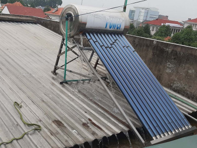 Nhận sửa chữa máy nước nóng năng lượng tại quận 1 TPHCM