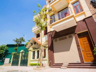 Địa chỉ nhận thi công lắp đặt cửa cuốn tại Hóc Môn Tphcm