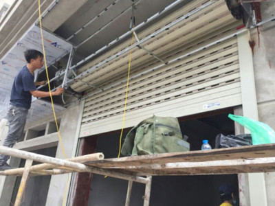 Gọi thợ sửa cửa cuốn quận 8 Tphcm tại nhà giá rẻ phục vụ chu đáo