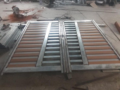 Thợ gia công lắp đặt cửa sắt tại Dĩ An, Bình Dương uy tín tận tâm