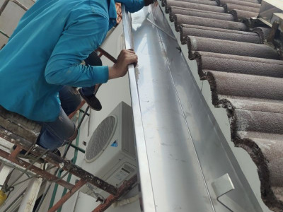 Thợ chuyên sửa chữa máng xối, thay máng xối cũ, hư hỏng trọn gói