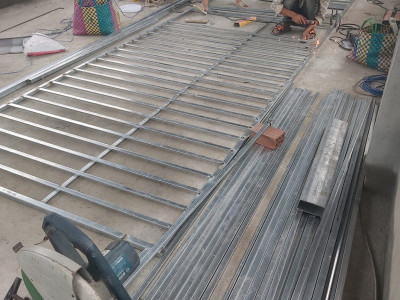 Xưởng gia công hàng rào sắt & làm cửa sắt giá rẻ tại Quận 2, Tphcm