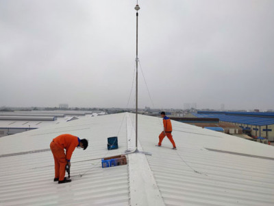 Dịch vụ vệ sinh mái tôn, thay tôn cũ hư hỏng trọn gói ở tại Tphcm
