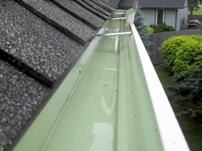 Dịch vụ vệ sinh máng xối,  xử lý máng xối dột, thay máng xối tại Tphcm