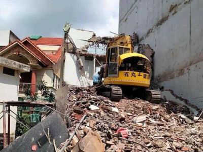 Dịch vụ đập phá tháo dỡ, đào móng, vận chuyển xà bần tại Quận 1
