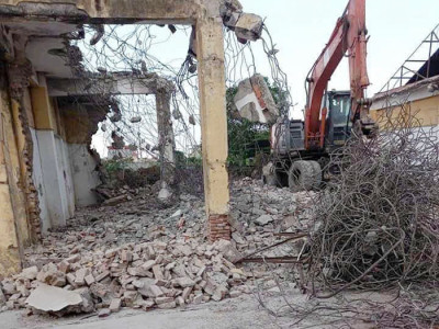 Báo giá đập phá tháo dỡ và đào móng tại Quận 5
